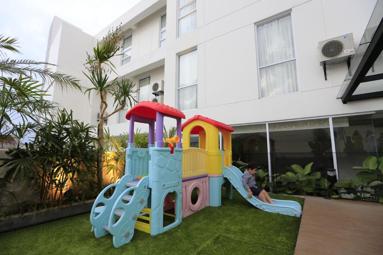 Luminor Hotel Purwokerto By Wh Extérieur photo