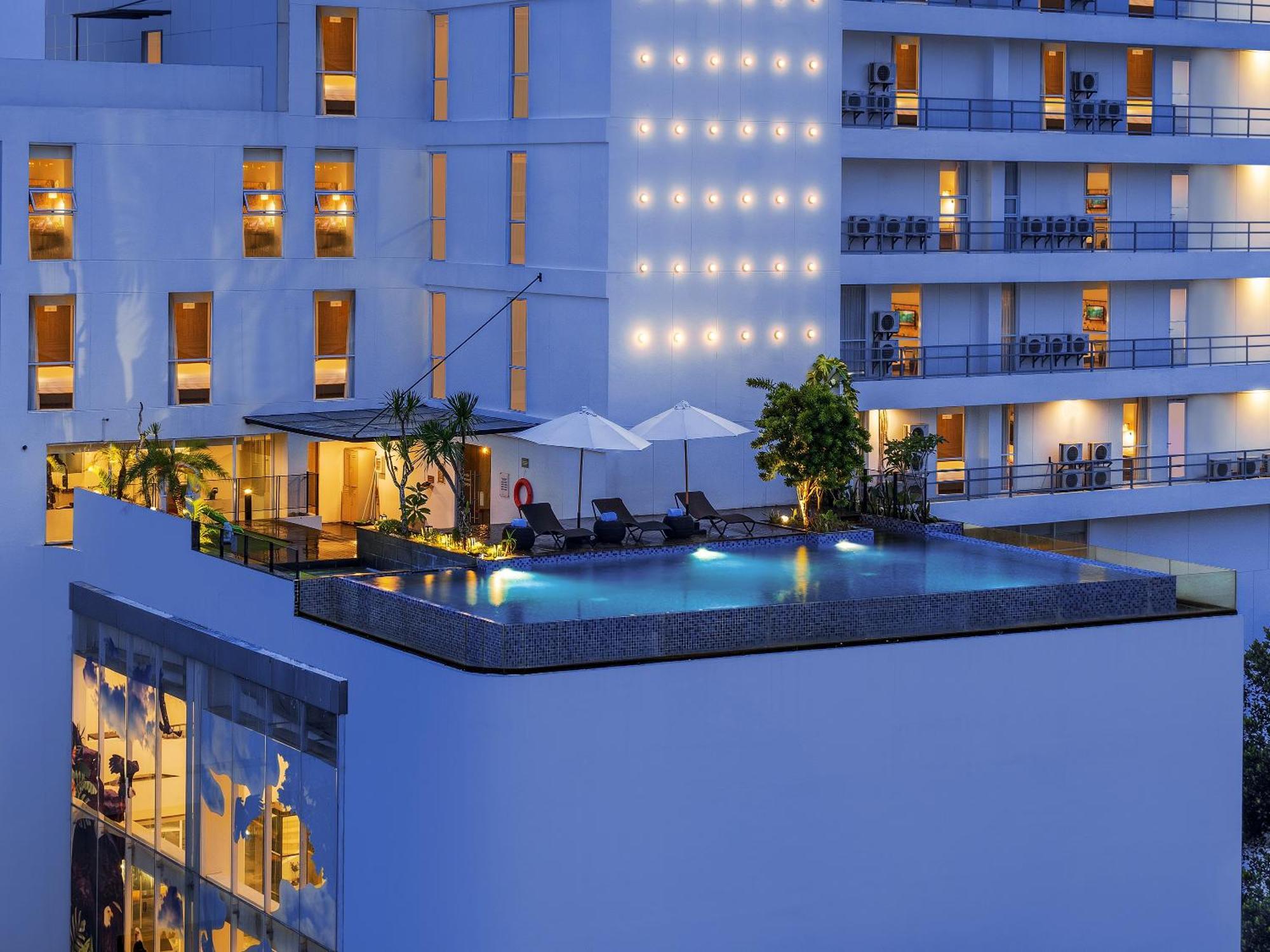 Luminor Hotel Purwokerto By Wh Extérieur photo